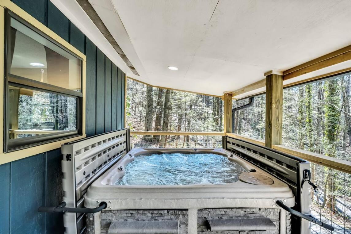 The Cozy Cove, Hot Tub, Wifi, 1089 Free Tickets Each Paid Day, Dollywood And More سيفيرفيل المظهر الخارجي الصورة